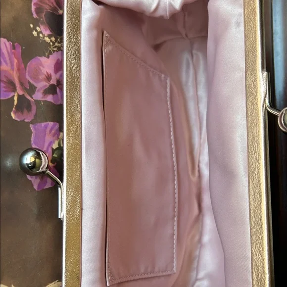 COACH NWOT Limited  Edition Iridescent Sequins rose gold kiss lock - Picture 6 of 7